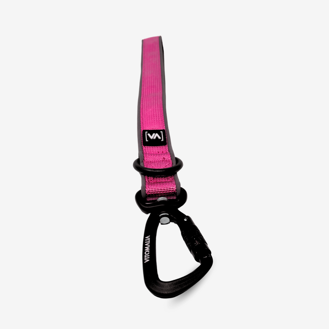 30cm Kurzführer mit Reflexionsstreifen, ultraleichtem Design & Sicherheitskarabiner in Pink - Easy Go Edition - Vitomalia - Hundeleine Extrem Edition